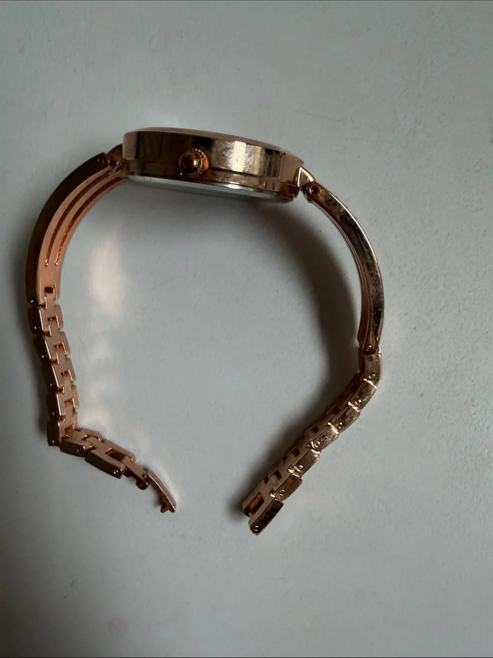 Elegant Women's Rose Gold Bracelet Watch with Crystal Accents needs battery